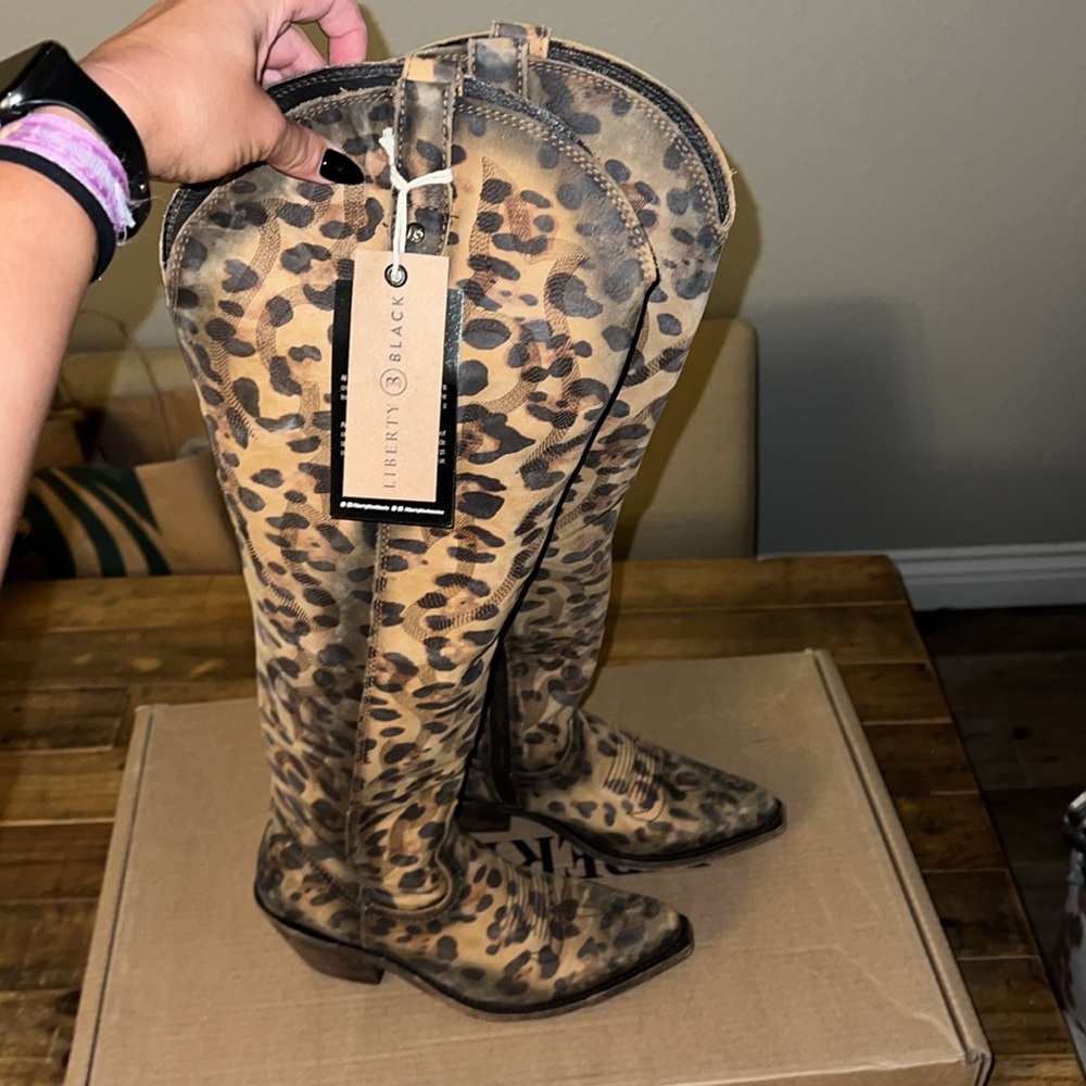 BNIB Liberty Black Alyssa Boots